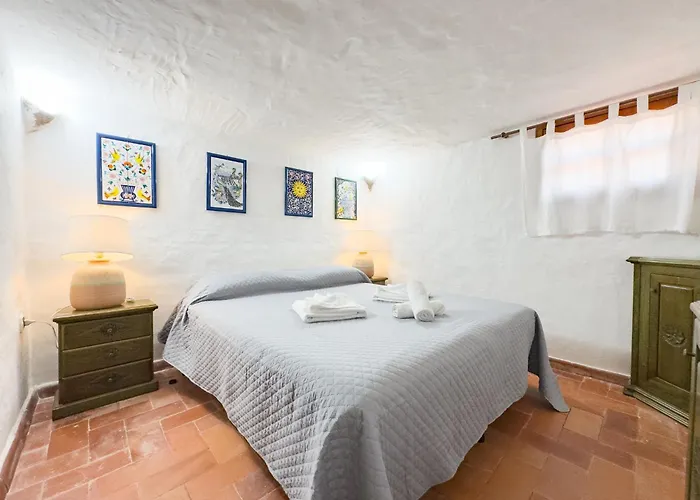 Nyaraló Dei Pirati, Sulla Di Campus Villasimius