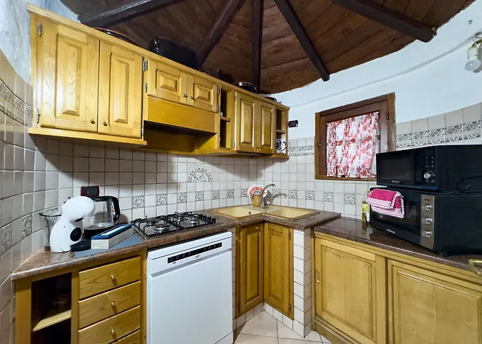 Dei Pirati, Sulla Di Campus Nyaraló Villasimius