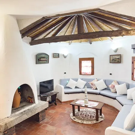 Holiday home Dei Pirati, Sulla Di Campus Portu Sa Ruxi (Sardinia)